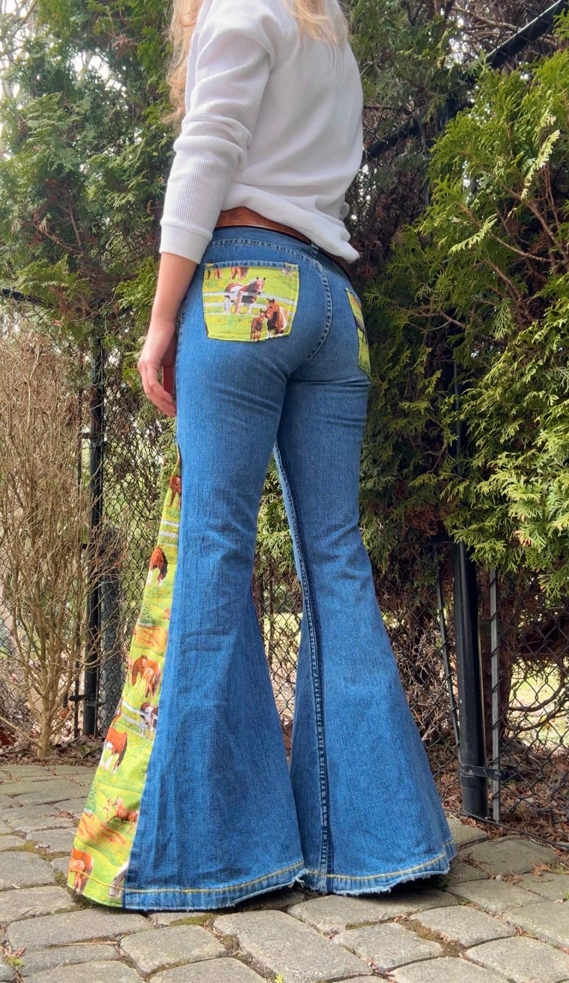 HORSE BELLBOTTOM JEANS