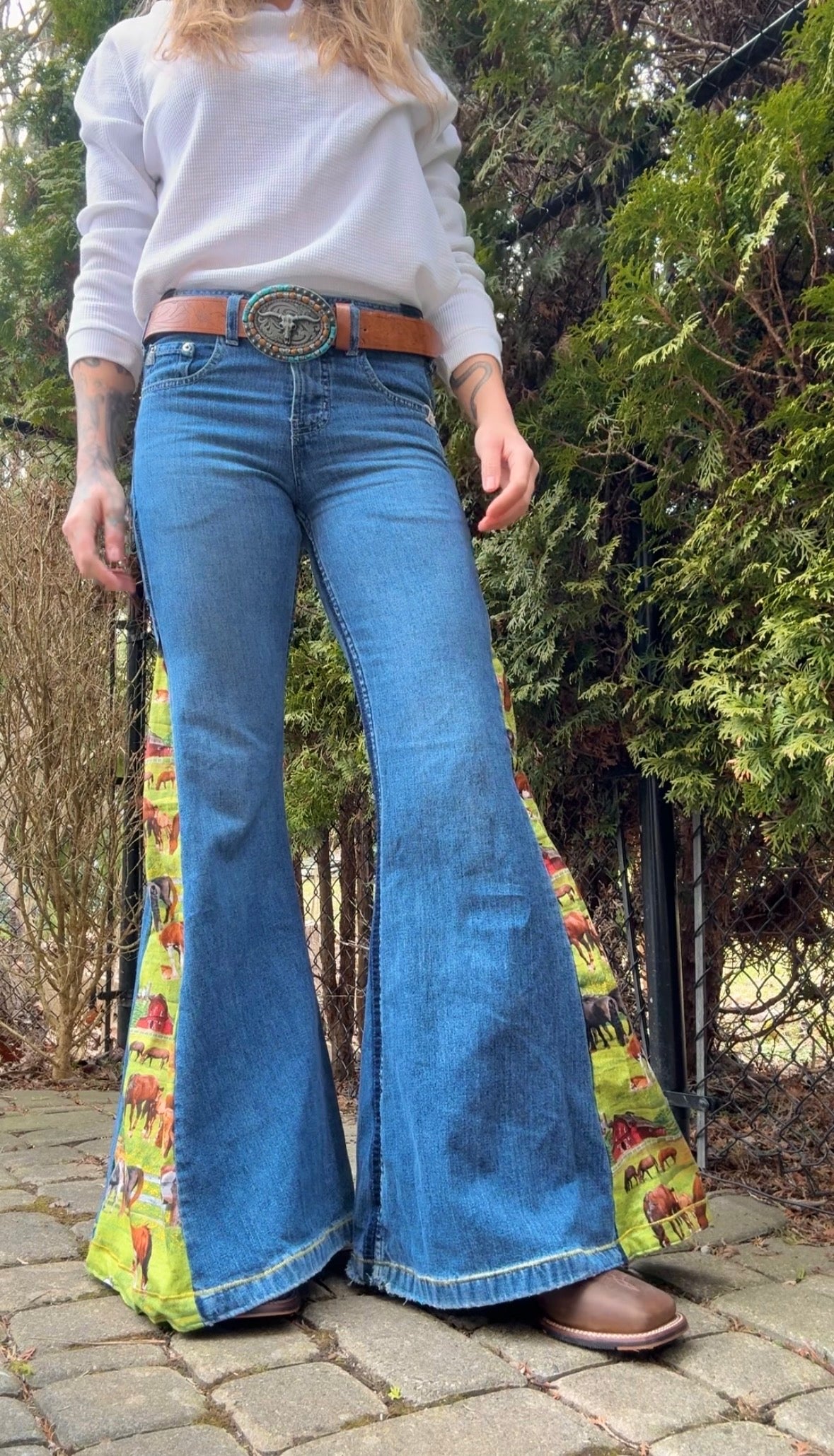 HORSE BELLBOTTOM JEANS